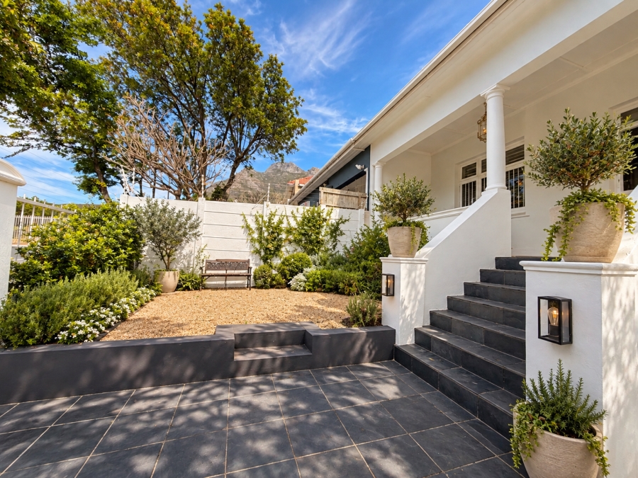 3 Bedroom Property for Sale in Vredehoek Western Cape